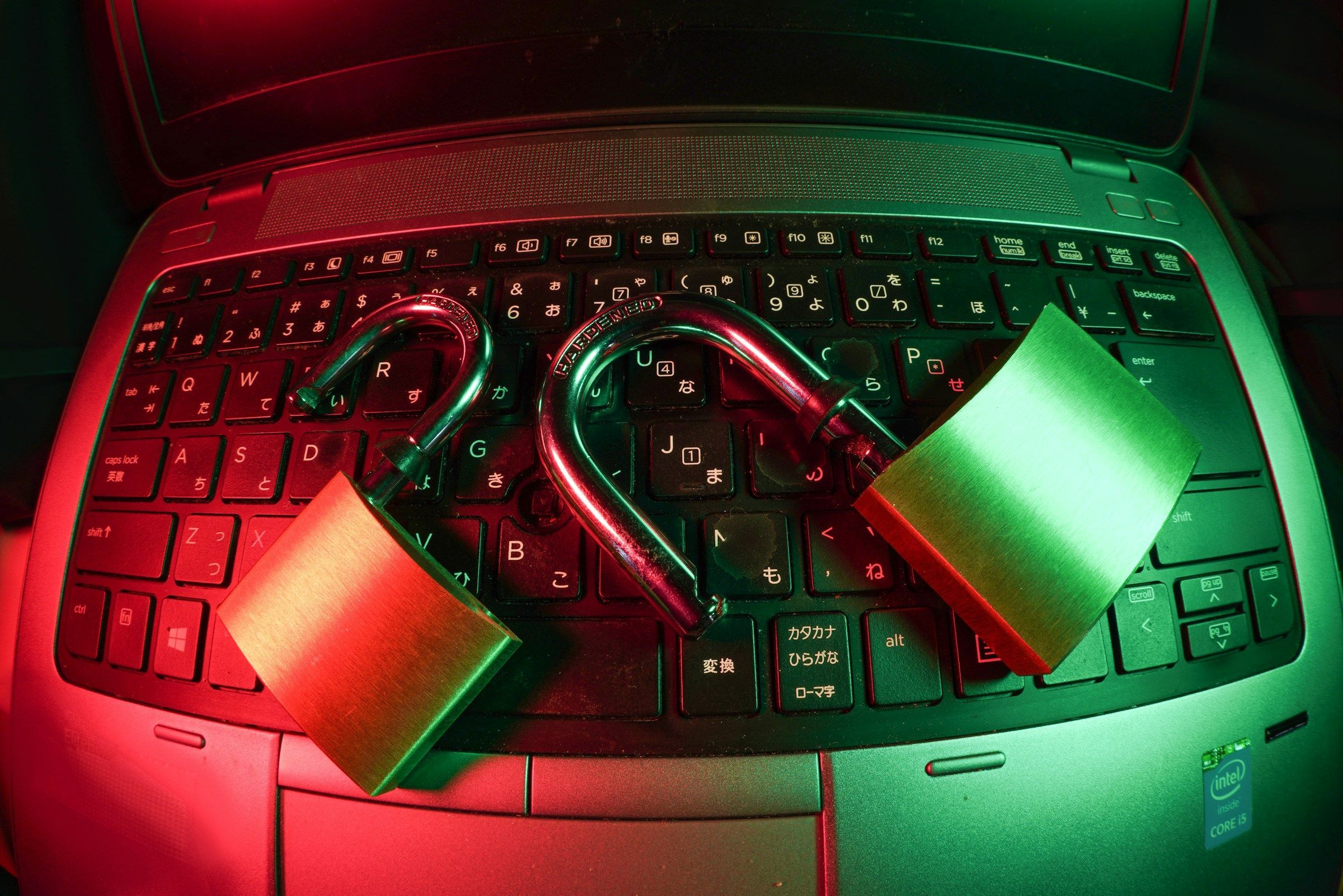 Opter pour la "Formation Cybersécurité à Distance" représente non seulement un choix judicieux en termes d'acquisition de compétences, mais également une solution économique.