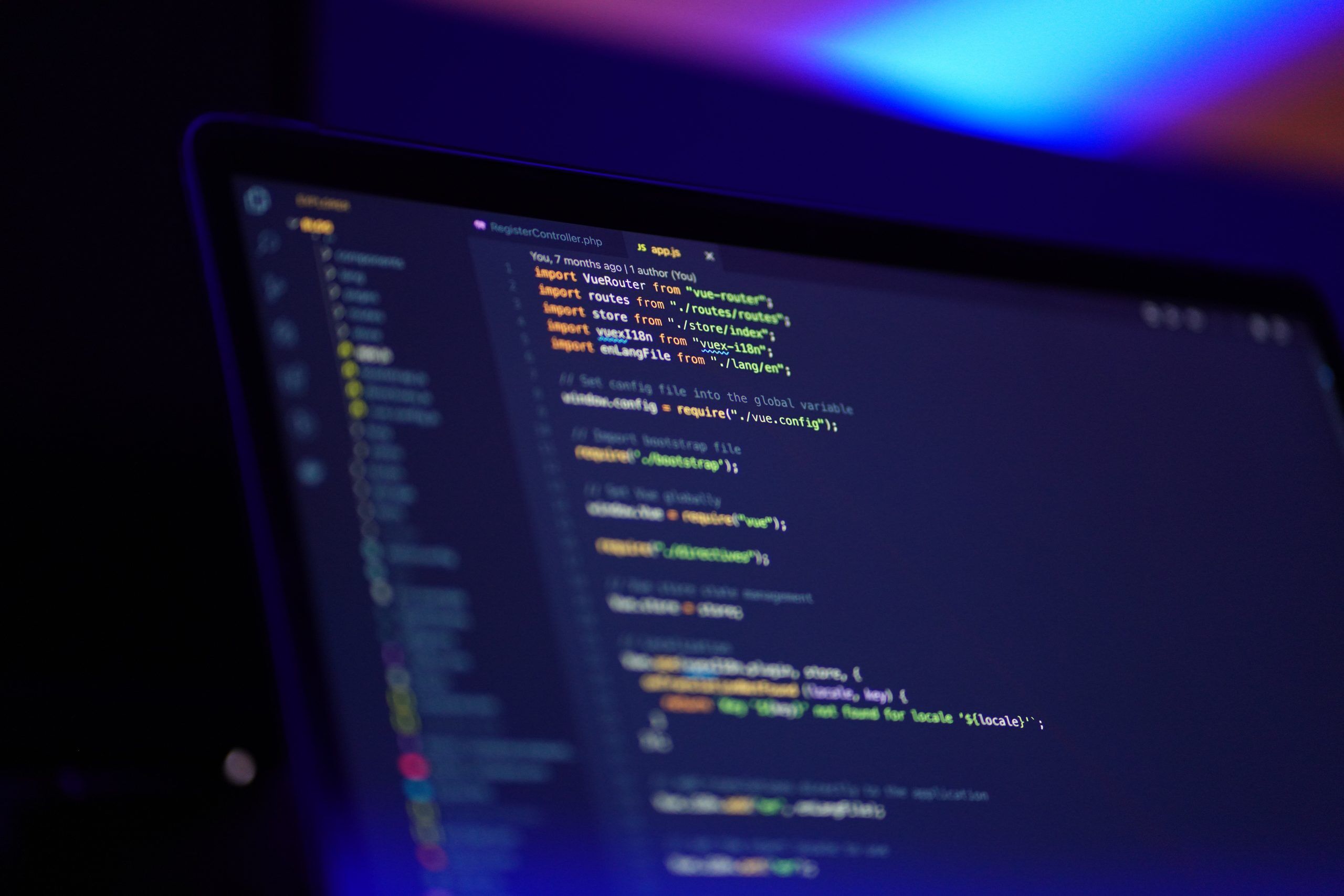 Plongez dans le monde de la formation en cybersécurité et découvrez pourquoi elle est essentielle pour protéger les systèmes d'information des menaces numériques croissantes.
